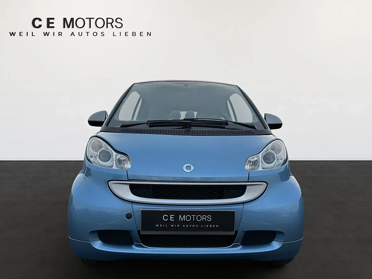 Smart Fortwo 2011 photo 2