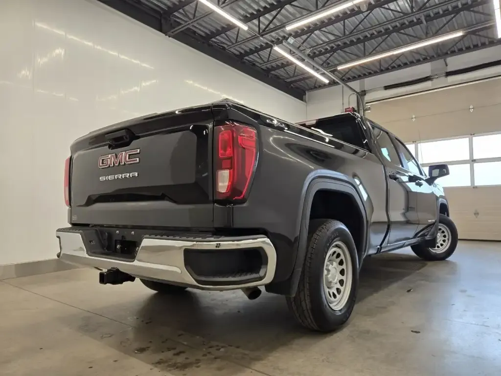 GMC Sierra 1500 2024 photo 2