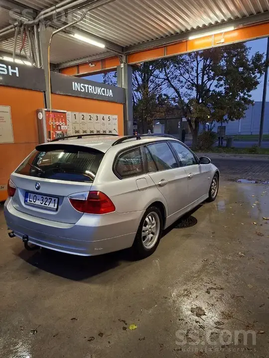 BMW 320 2005 photo 2