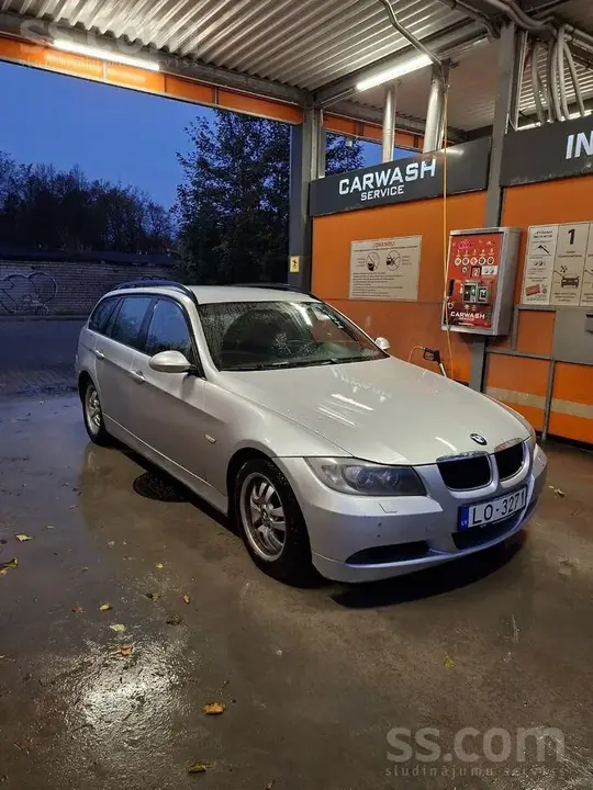 BMW 320