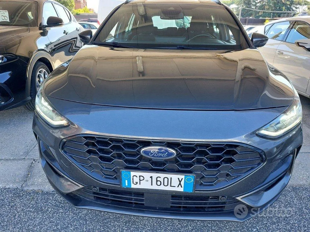 Ford Focus 2023 photo 2
