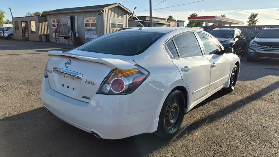 Nissan Altima 2012 photo 5