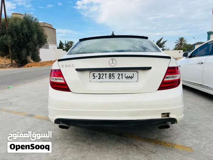 Mercedes-Benz C-Class 2011 photo 3