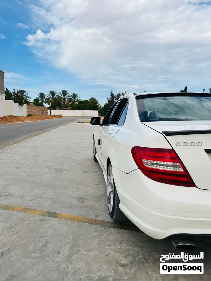 Mercedes-Benz C-Class 2011 photo 4