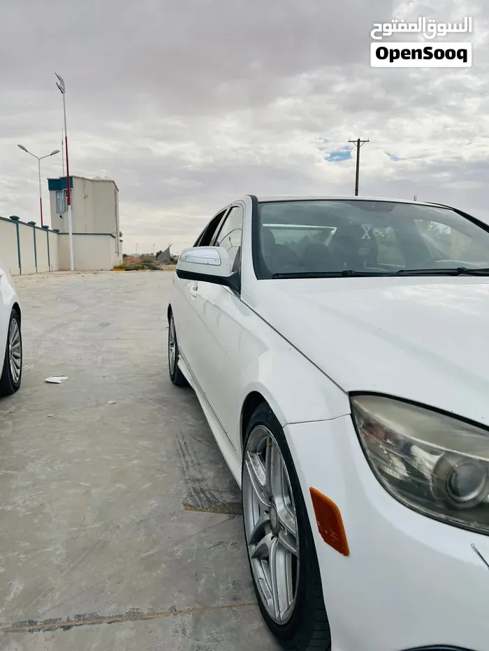 Mercedes-Benz C-Class 2011 photo 2
