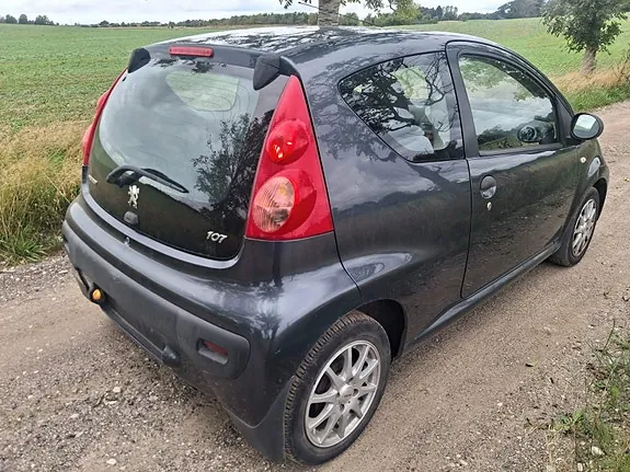 Peugeot 107 2009 photo 2