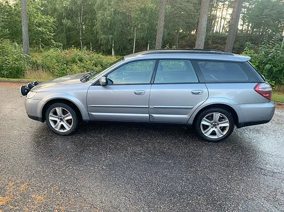 Subaru Outback 2008 photo 2