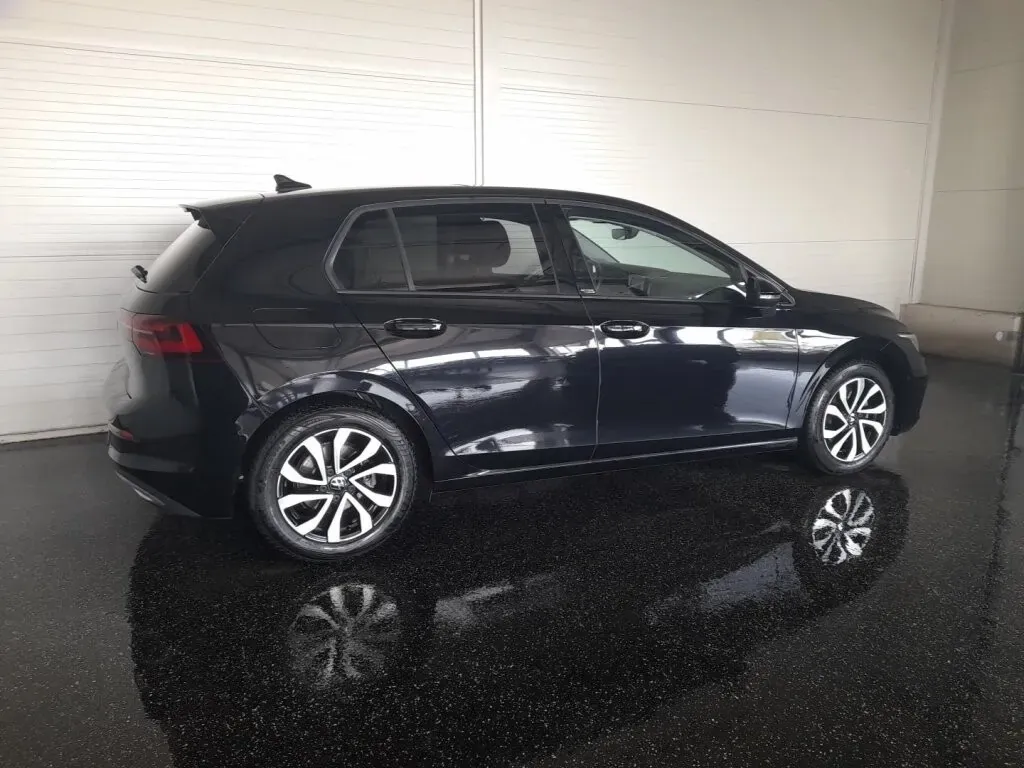 Volkswagen Golf 2022 photo 2