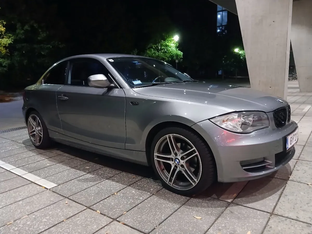 BMW 1 Series 2010 photo 2