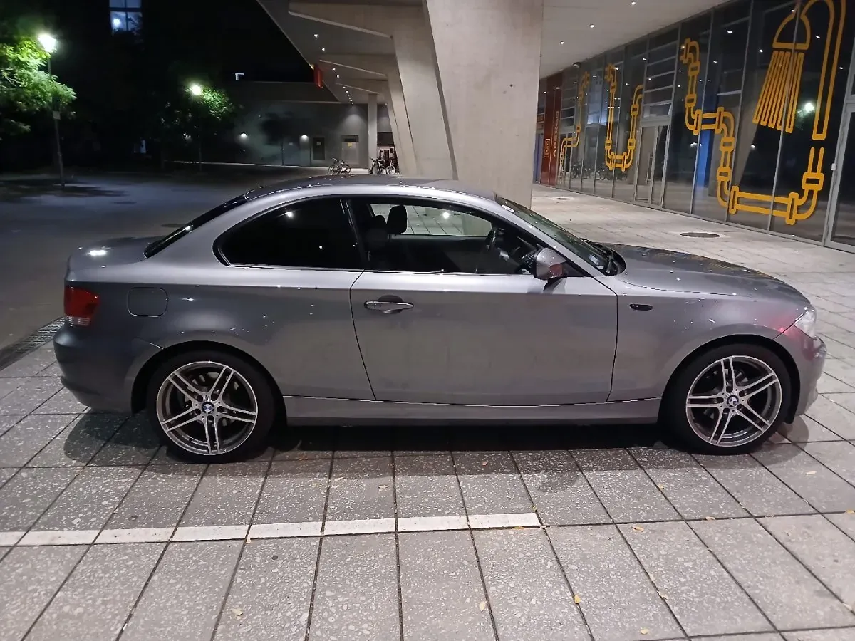 BMW 1 Series 2010 photo 3