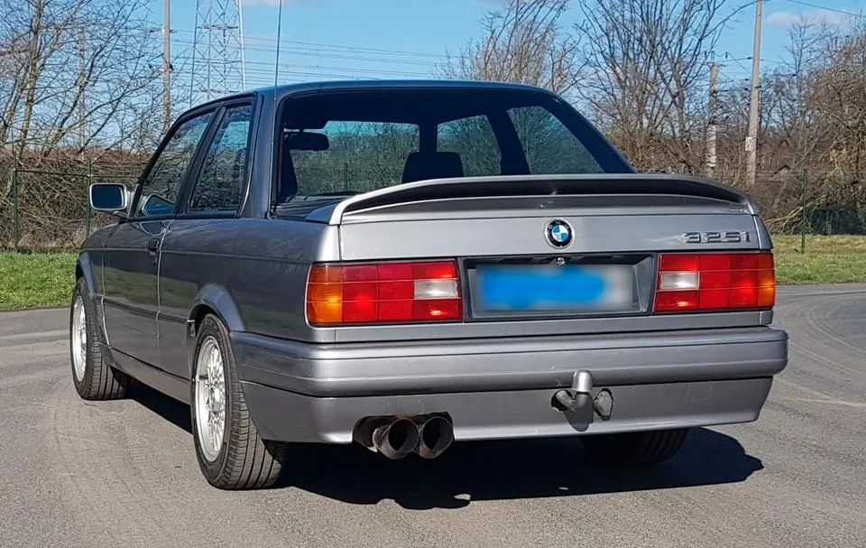 BMW E30