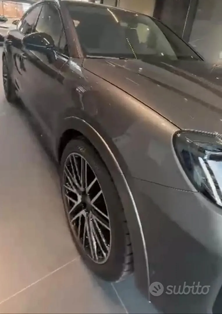 Porsche Cayenne 2025 photo 2