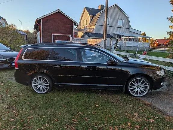Volvo V70 2016 photo 2