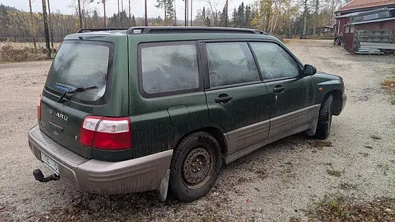 Subaru Forester 2002 photo 2