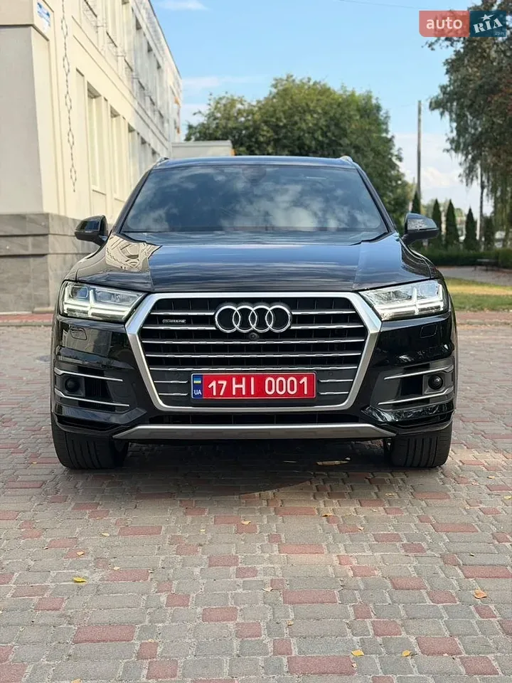 Audi Q7 2017 photo 2