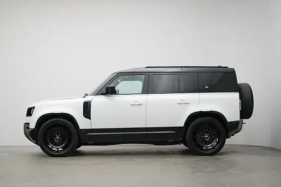 Land Rover Defender 110 2023 photo 3