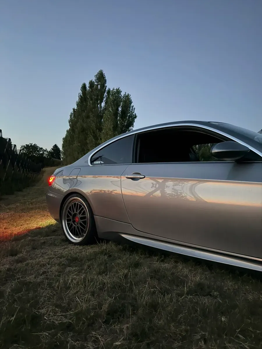 BMW 3 Series 2007 photo 2