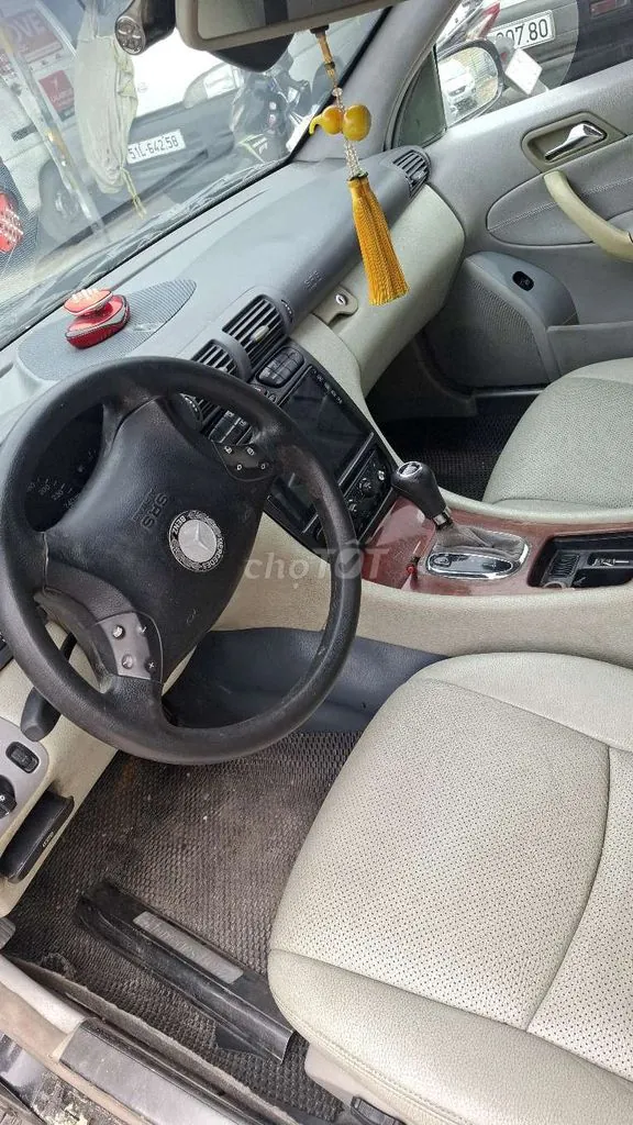 Mercedes-Benz C-Class 2004 photo 3