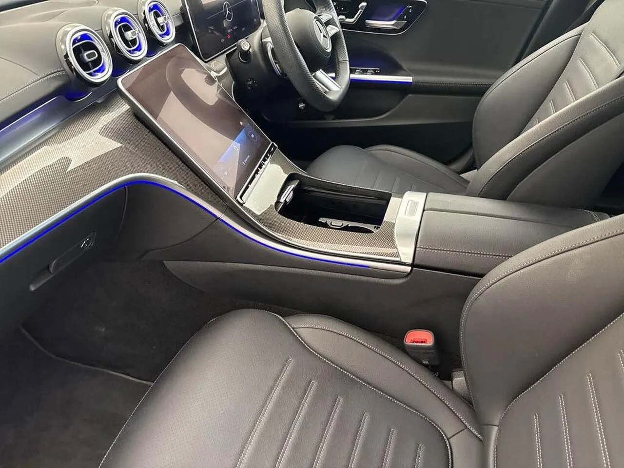 Mercedes-Benz C-Class 2025 photo 3