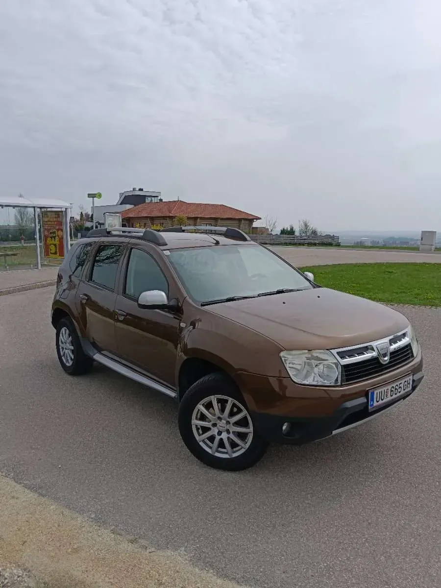 Dacia Duster 2011 photo 2