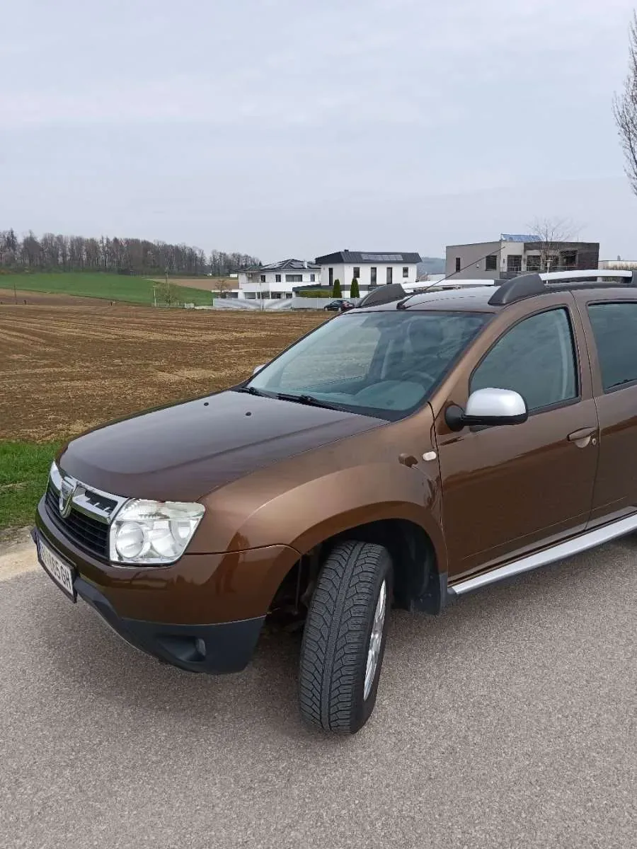 Dacia Duster 2011 photo 3
