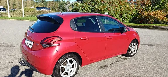 Peugeot 208 2017 photo 2