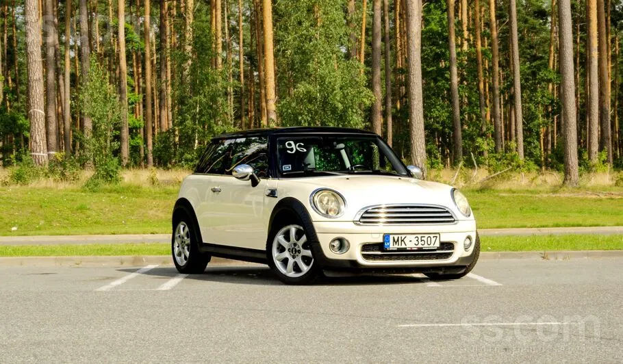 Mini Cooper 2010 photo 2
