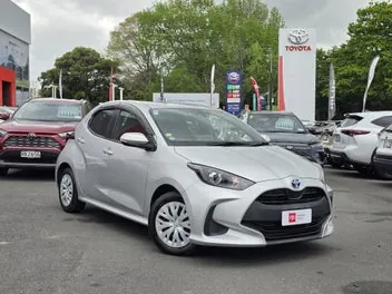 Toyota Yaris 2021 photo 2