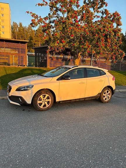 Volvo V40 Cross Country 2014 photo 4