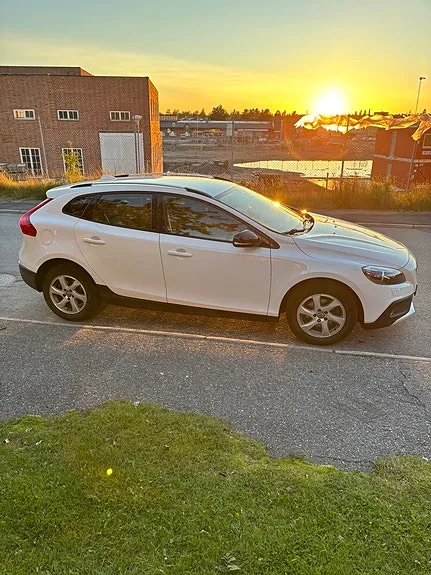Volvo V40 Cross Country 2014 photo 2
