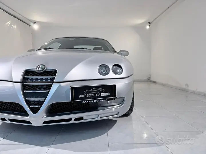 Alfa Romeo Gtv 2004 photo 4