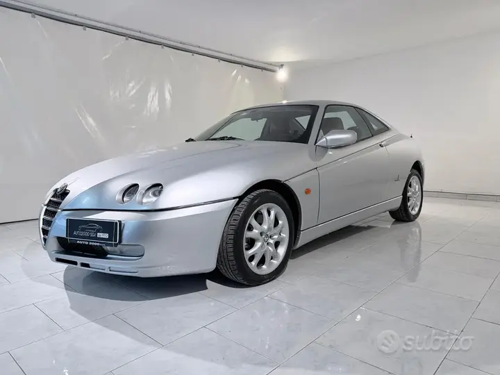 Alfa Romeo Gtv 2004 photo 5