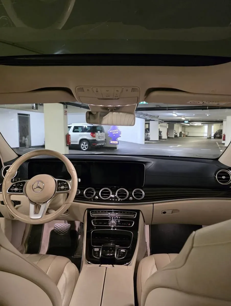 Mercedes-Benz E-Class 2019 photo 3