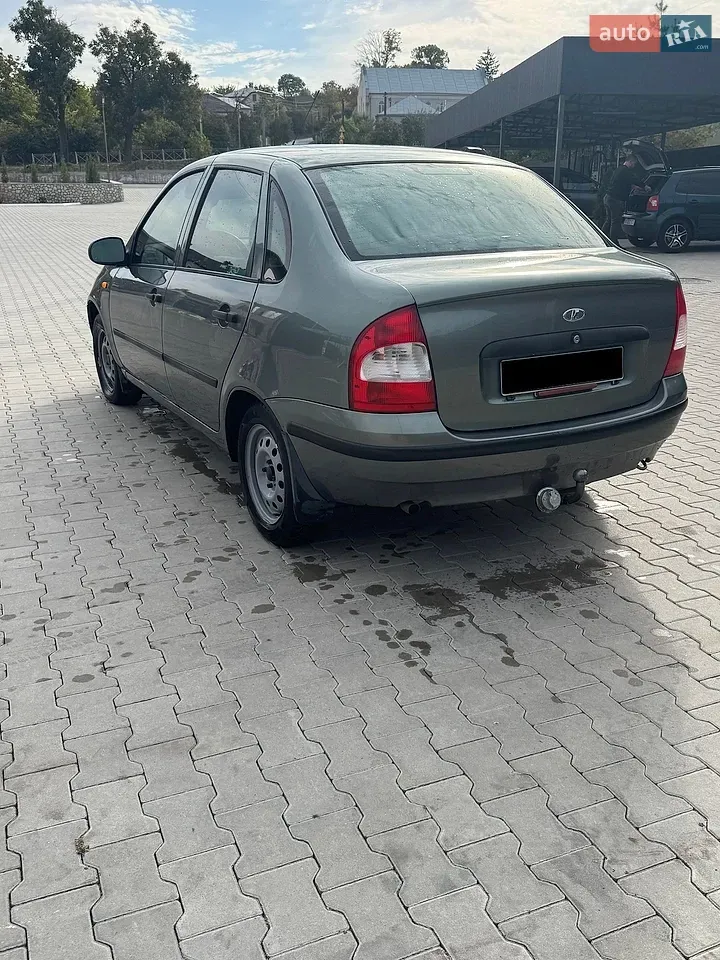 Lada Kalina 2007 photo 5