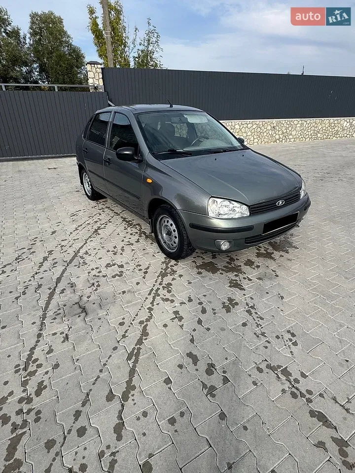 Lada Kalina 2007 photo 2
