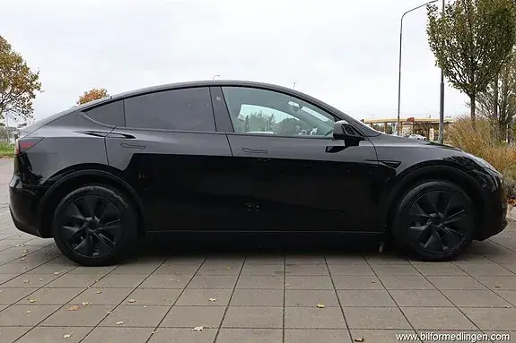 Tesla Model Y 2024 photo 5