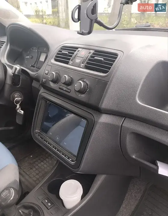 Skoda Fabia 2008 photo 5