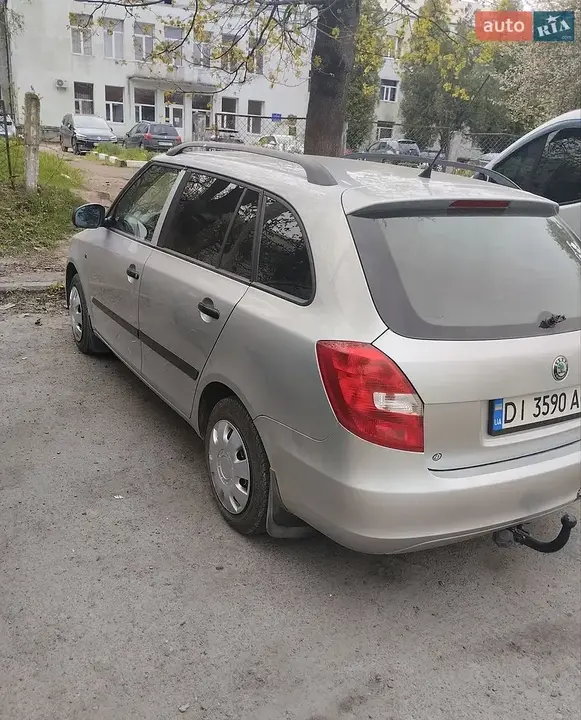 Skoda Fabia 2008 photo 4