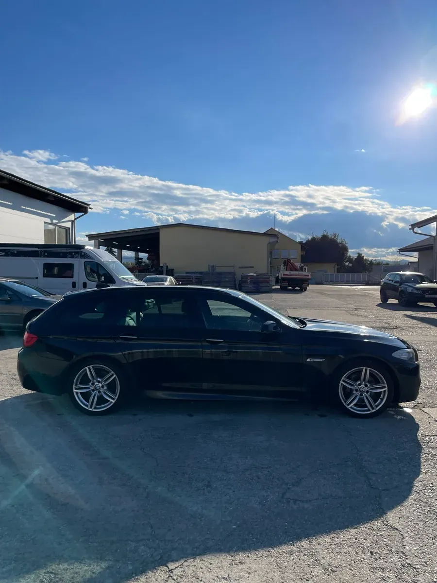 BMW 5 Series 2012 photo 2