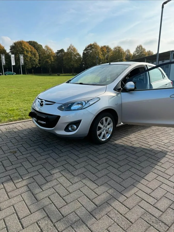 Mazda 2