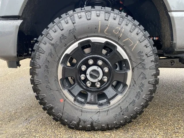 Ford Super Duty F-350 2026 photo 3
