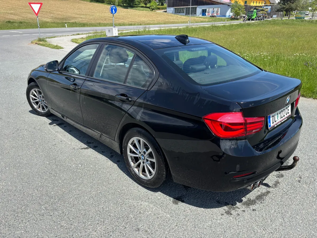 BMW 3 Series 2016 photo 2