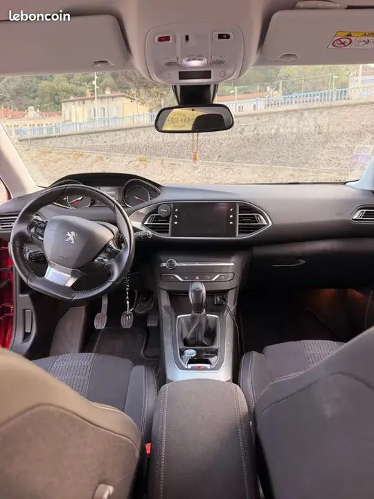 Peugeot 308 2017 photo 3