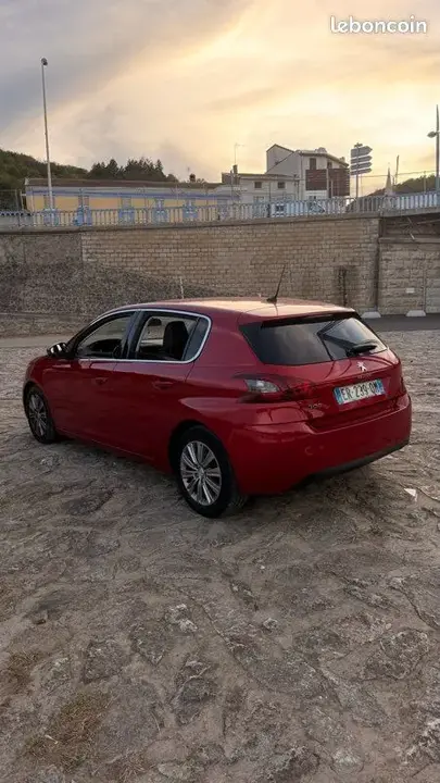 Peugeot 308 2017 photo 2