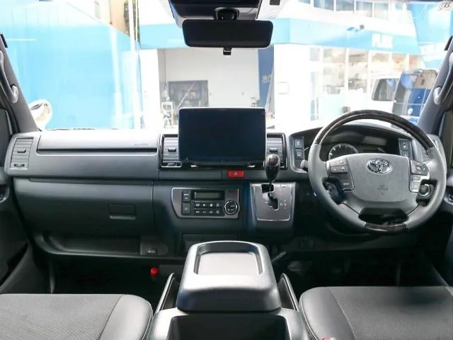 Toyota Hiace 2026 photo 2
