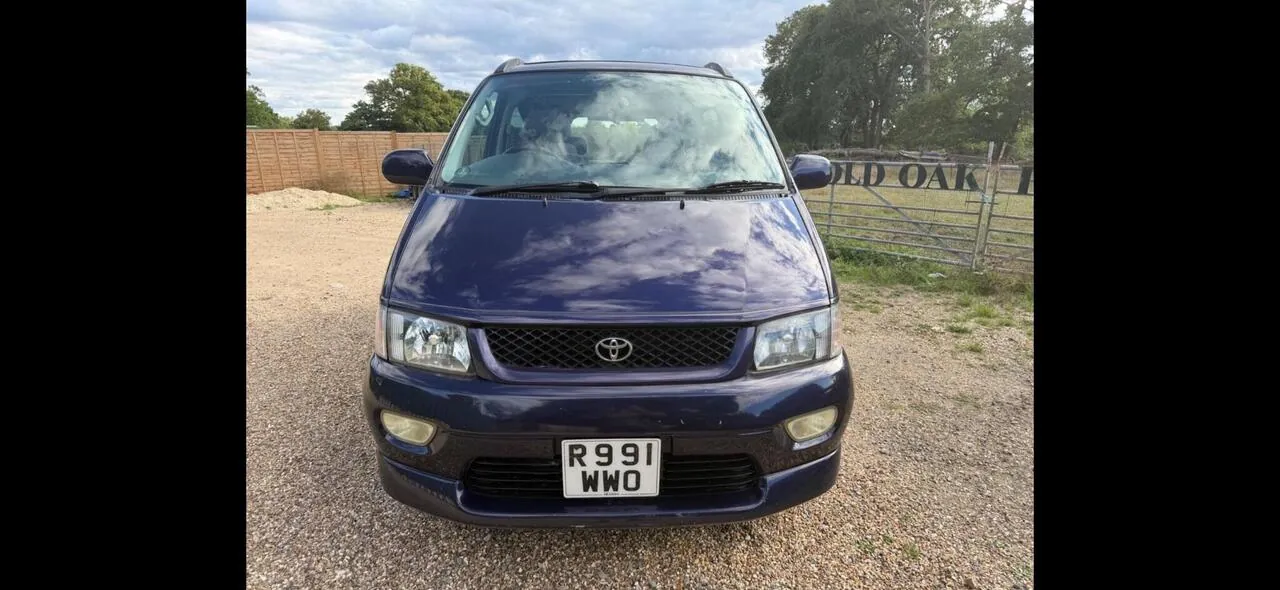Toyota Hiace 2005 photo 2