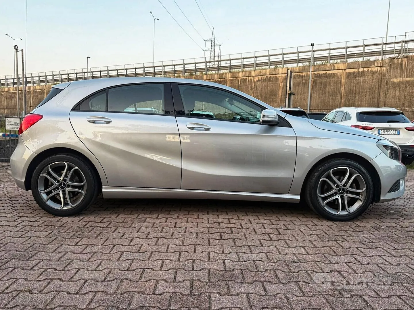 Mercedes-Benz A-Class 2015 photo 4