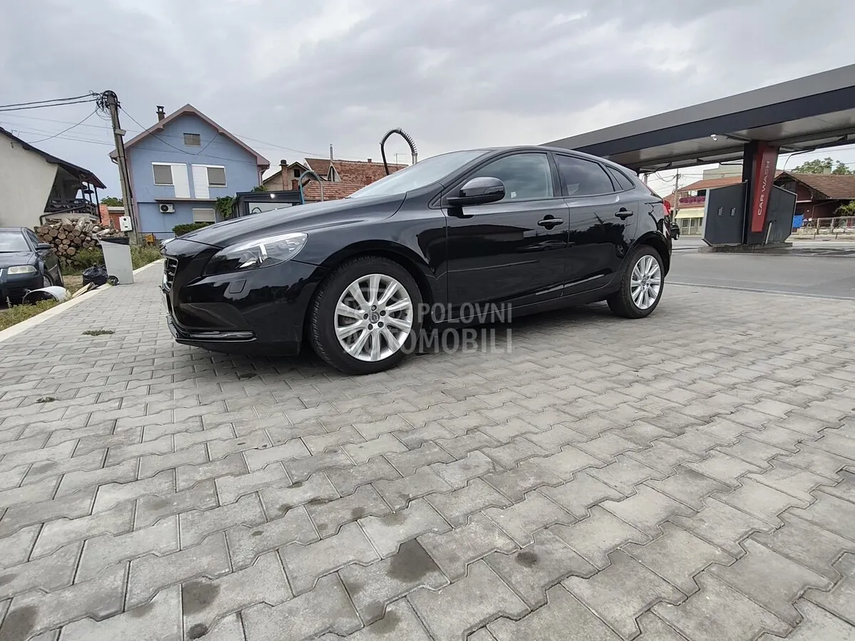 Volvo V40