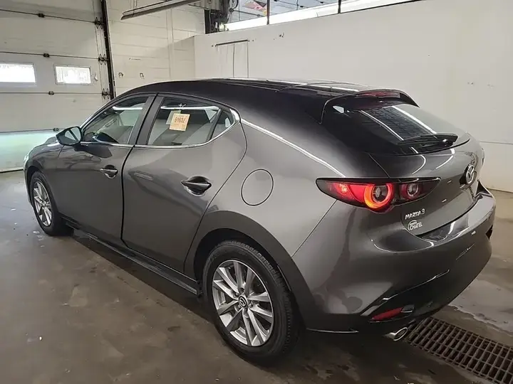 Mazda 3 2025 photo 2