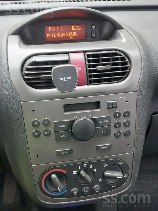 Opel Corsa 2005 photo 2